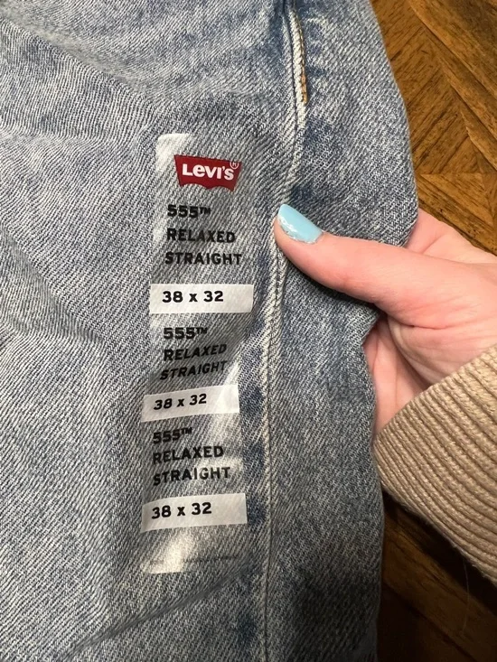 Levi’s 555 Relaxed Straight Jeans Men’s 38x32 Light Wash Denim NWT - Picture 2 of 4